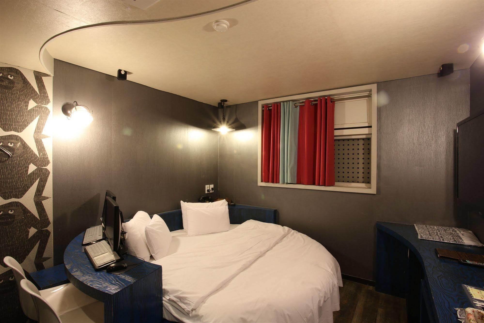 Motel Baron De Paris à Séoul Extérieur photo